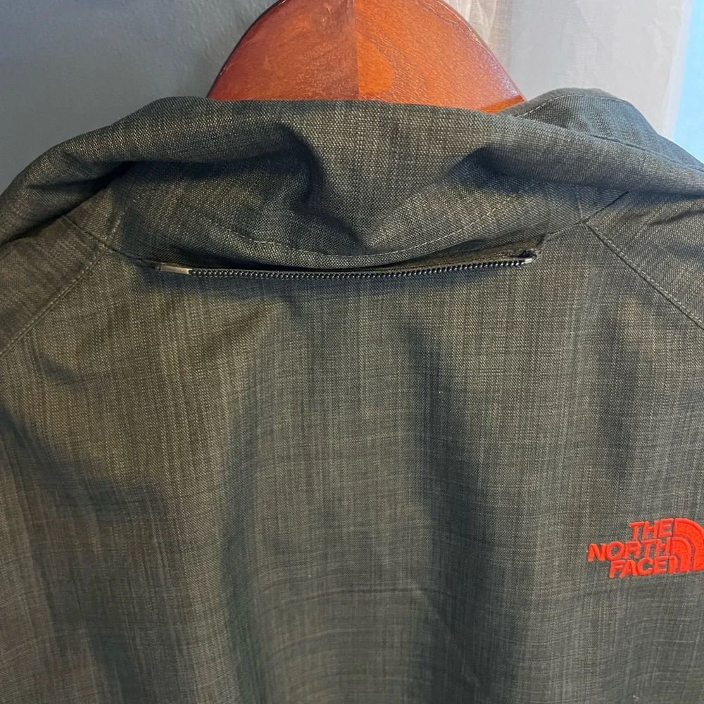 The North Face Ski/Snow Jacket Mens Medium Gray